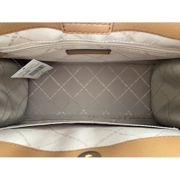 MICHAEL KORS Hamilton Medium Vanilla Monogram Signature Crossbody NS Tote $558 - Picture 7 of 13